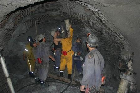 金川工程爆破中的危险因素分析以及应对工程爆破危险的措施